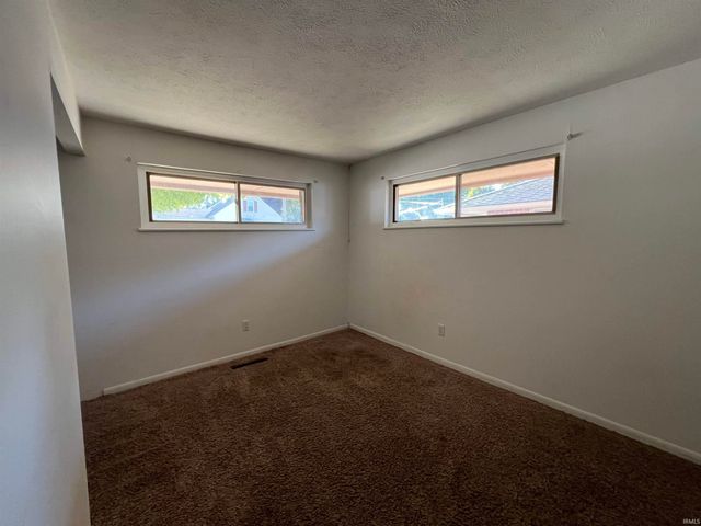 1105 Glenwood Avenue, Fort Wayne, IN 46805