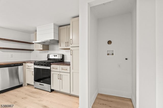 195 Chambers St, Phillipsburg Town, NJ 08865