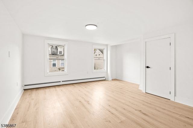 195 Chambers St, Phillipsburg Town, NJ 08865