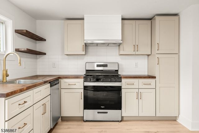 195 Chambers St, Phillipsburg Town, NJ 08865