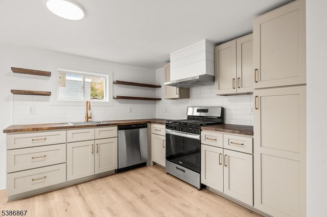 195 Chambers St, Phillipsburg Town, NJ 08865