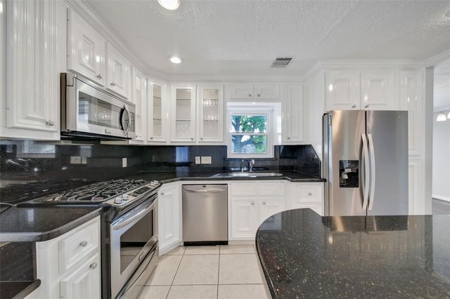 6234 Leaf Arbor Drive, Houston, TX 77092