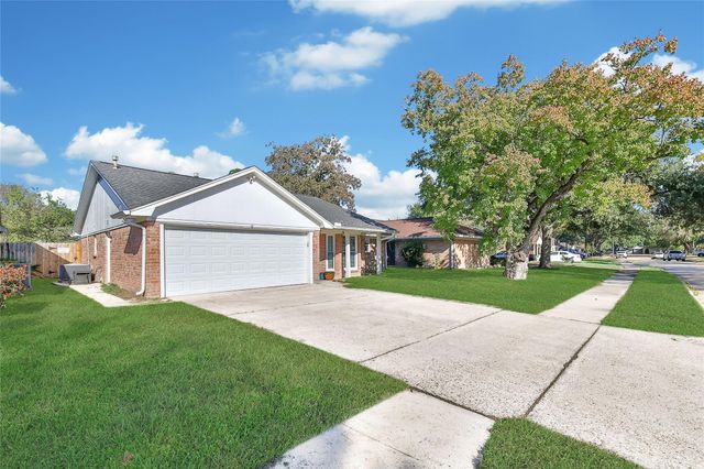 6234 Leaf Arbor Drive, Houston, TX 77092