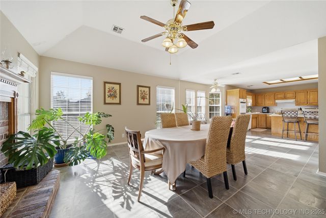 521 S Kalanchoe Avenue, Broken Arrow, OK 74012