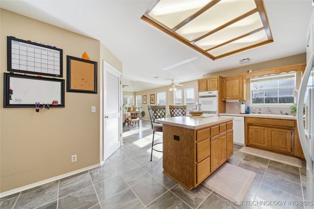 521 S Kalanchoe Avenue, Broken Arrow, OK 74012