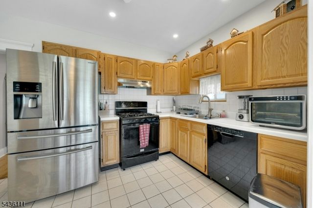 230 Sherman Ave, Roselle Park Boro, NJ 07204