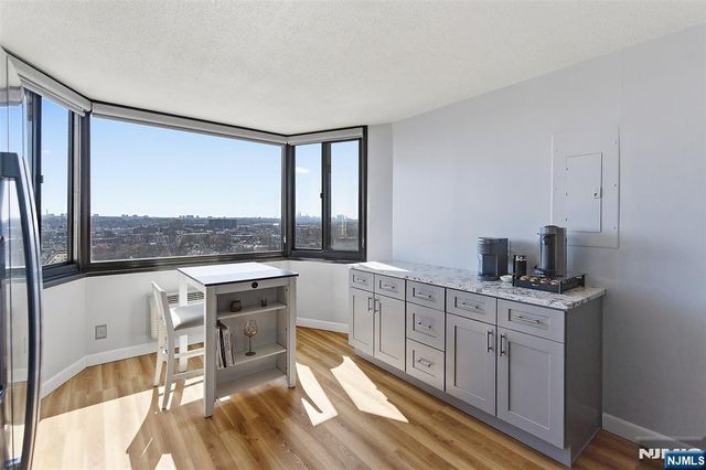 326 Prospect Avenue 11E, Hackensack, NJ 07601