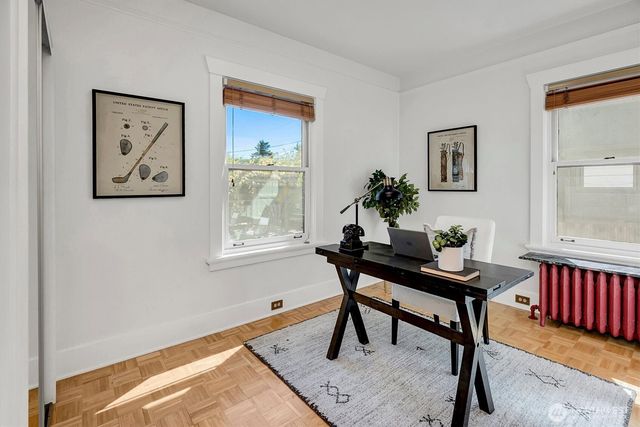2541 10th Avenue W, Seattle, WA 98119