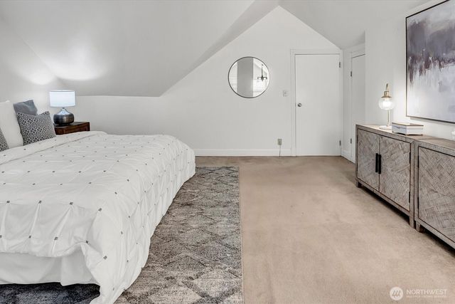 2541 10th Avenue W, Seattle, WA 98119
