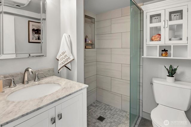 2541 10th Avenue W, Seattle, WA 98119