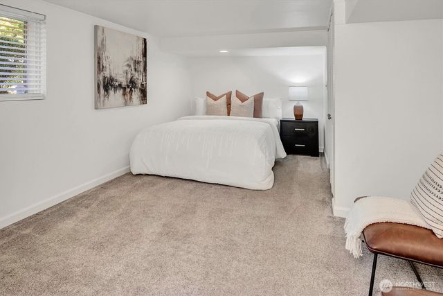 2541 10th Avenue W, Seattle, WA 98119