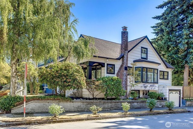 2541 10th Avenue W, Seattle, WA 98119