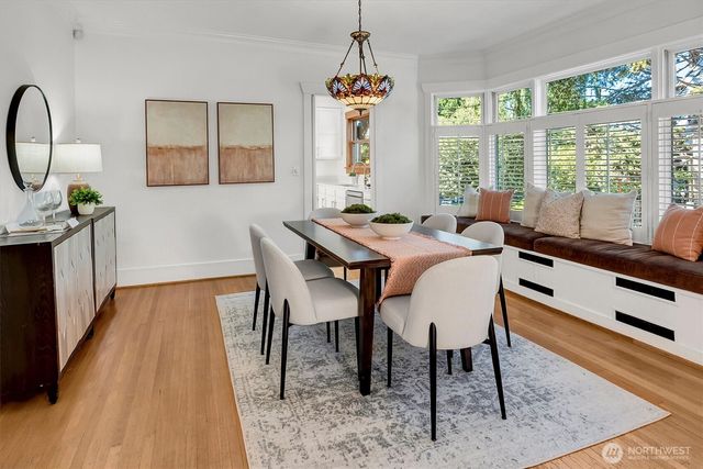 2541 10th Avenue W, Seattle, WA 98119
