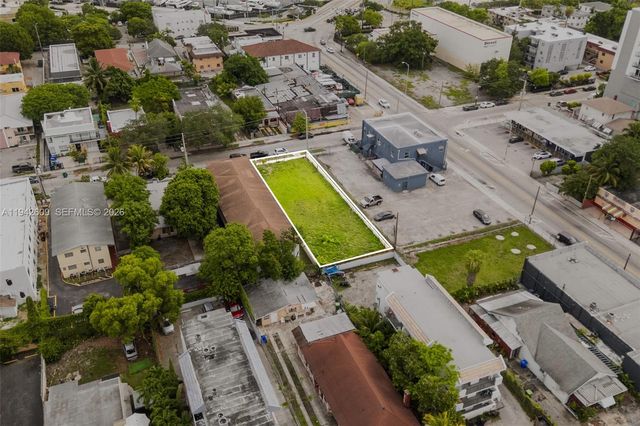 818 NW 3rd St, Miami, FL 33128