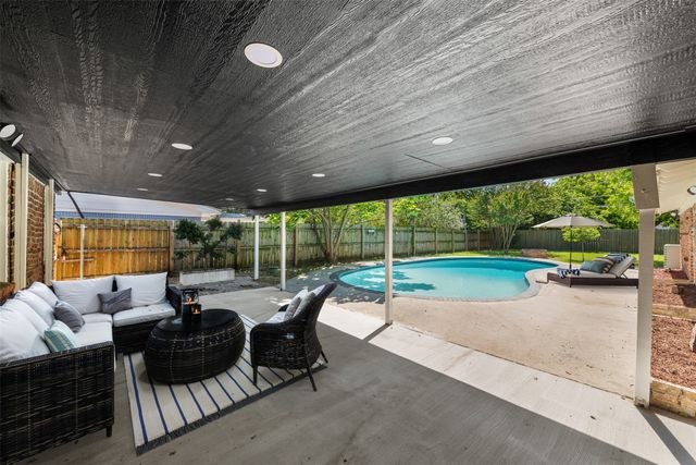 2133 Williams Place, Fort Worth, TX 76111