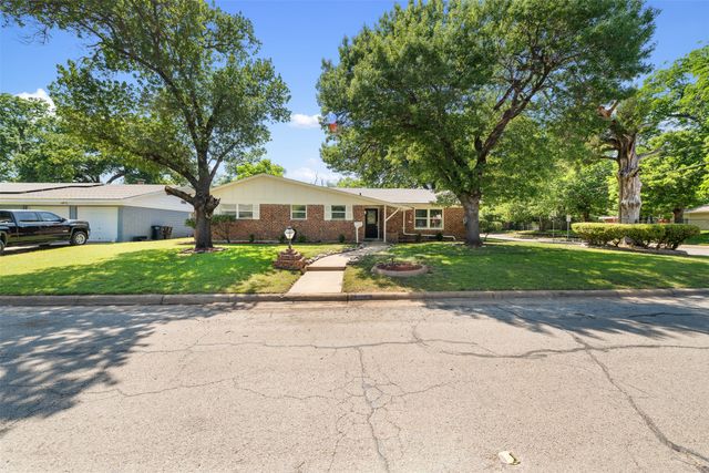 2133 Williams Place, Fort Worth, TX 76111