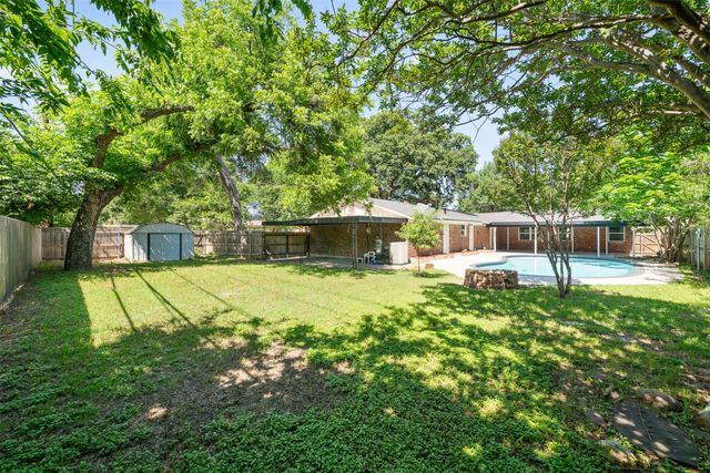 2133 Williams Place, Fort Worth, TX 76111