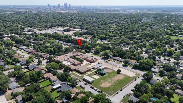 2133 Williams Place, Fort Worth, TX 76111
