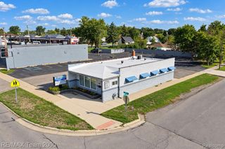 27459 Warren Road, Garden City, MI 48135