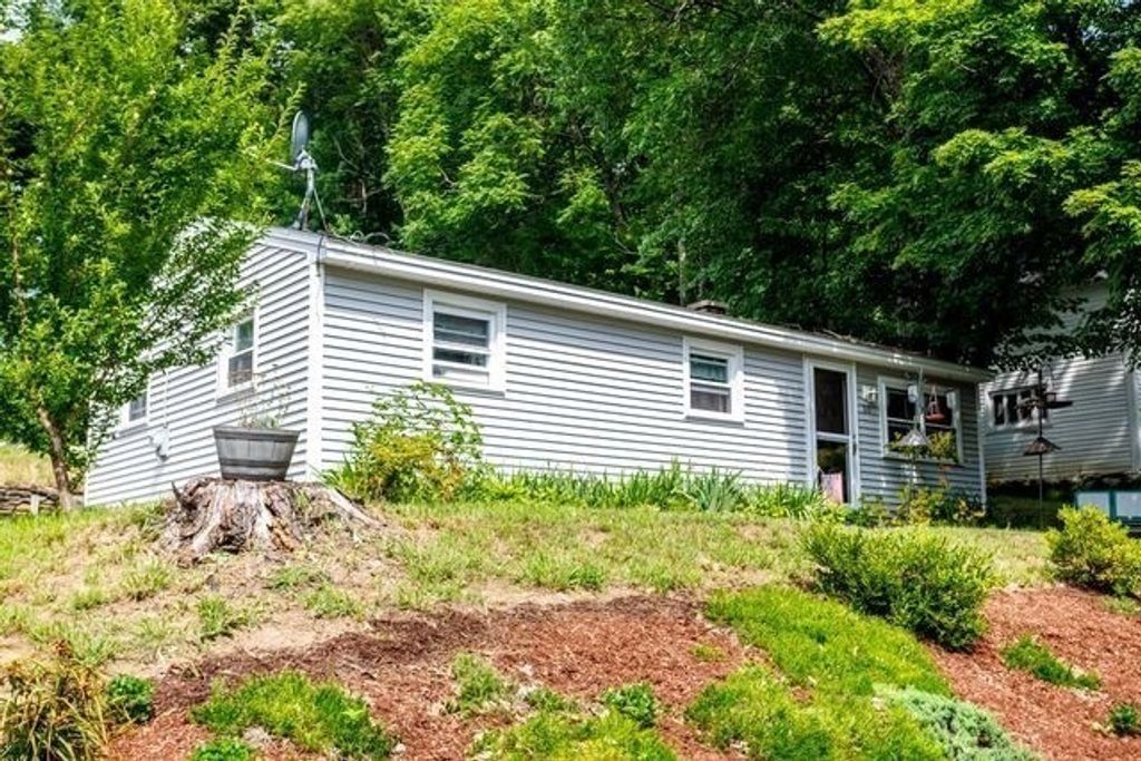 50 Grand St, Fitchburg, MA 01420