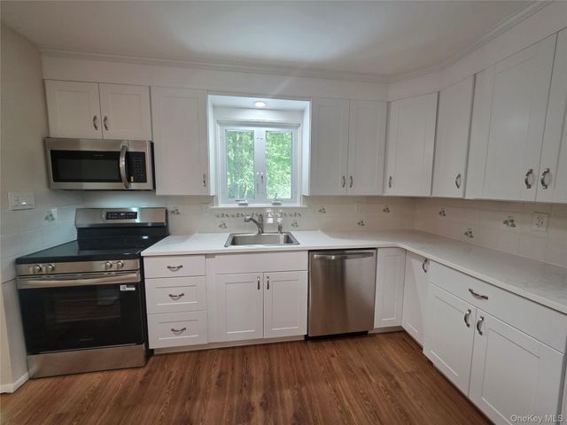 25 Oakwood Drive, Wappingers Falls, NY 12590