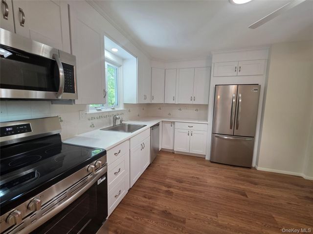 25 Oakwood Drive, Wappingers Falls, NY 12590