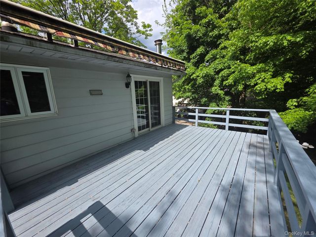 25 Oakwood Drive, Wappingers Falls, NY 12590