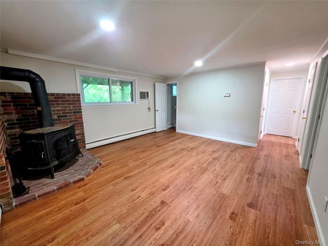 25 Oakwood Drive, Wappingers Falls, NY 12590