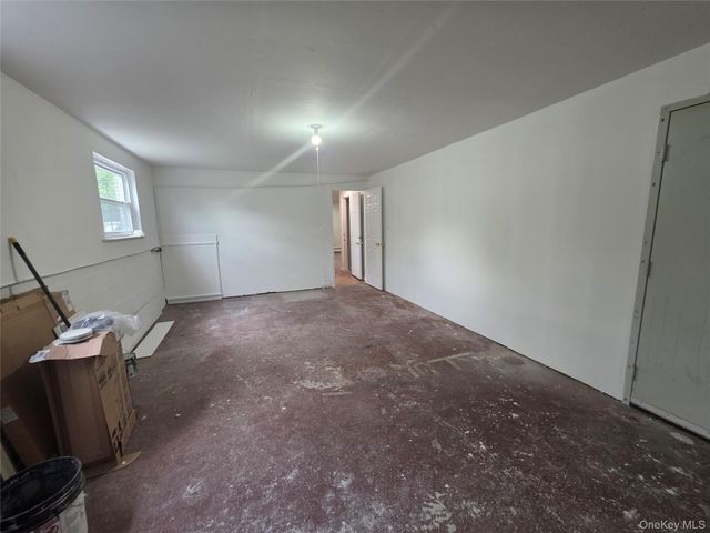 25 Oakwood Drive, Wappingers Falls, NY 12590