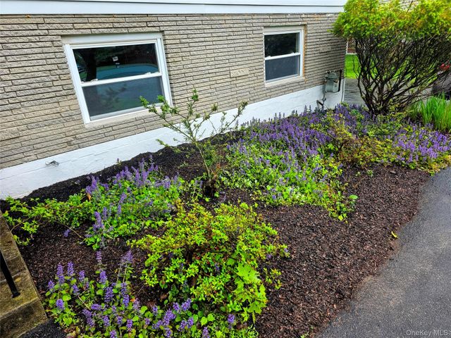 25 Oakwood Drive, Wappingers Falls, NY 12590