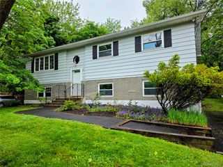 25 Oakwood Drive, Wappingers Falls, NY 12590