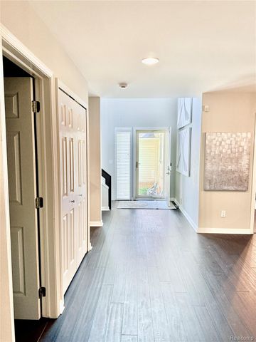 7288 Simsbury Dr. Drive 24, West Bloomfield Charter Township, MI 48322