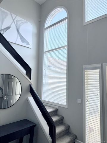 7288 Simsbury Dr. Drive 24, West Bloomfield Charter Township, MI 48322