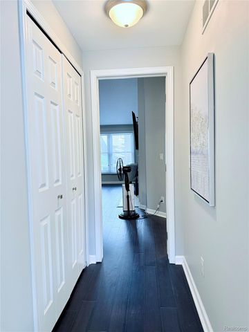 7288 Simsbury Dr. Drive 24, West Bloomfield Charter Township, MI 48322