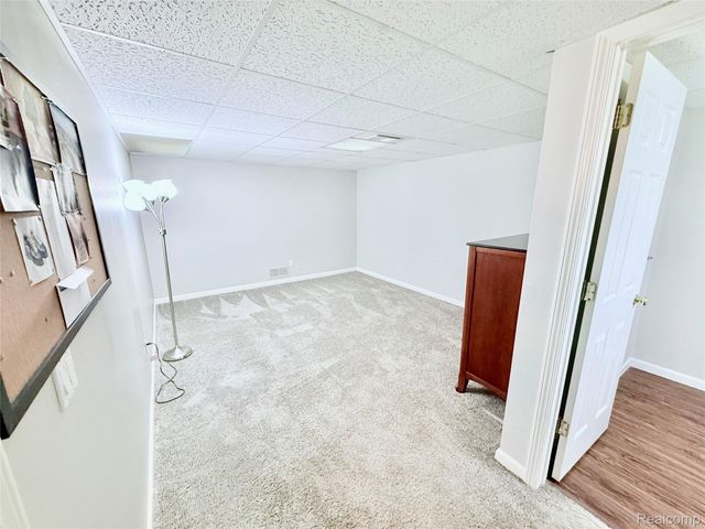 7288 Simsbury Dr. Drive 24, West Bloomfield Charter Township, MI 48322