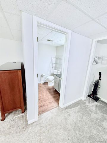 7288 Simsbury Dr. Drive 24, West Bloomfield Charter Township, MI 48322