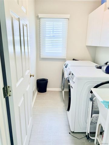 7288 Simsbury Dr. Drive 24, West Bloomfield Charter Township, MI 48322