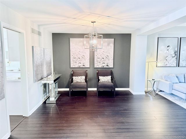 7288 Simsbury Dr. Drive 24, West Bloomfield Charter Township, MI 48322