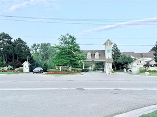 7288 Simsbury Dr. Drive 24, West Bloomfield Charter Township, MI 48322