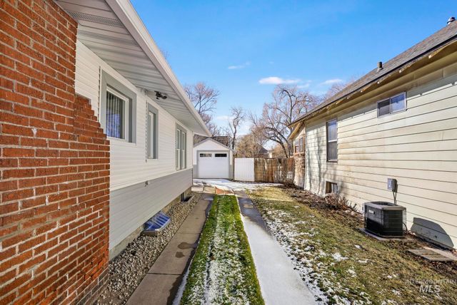 252 6th Ave E, Twin Falls, ID 83301