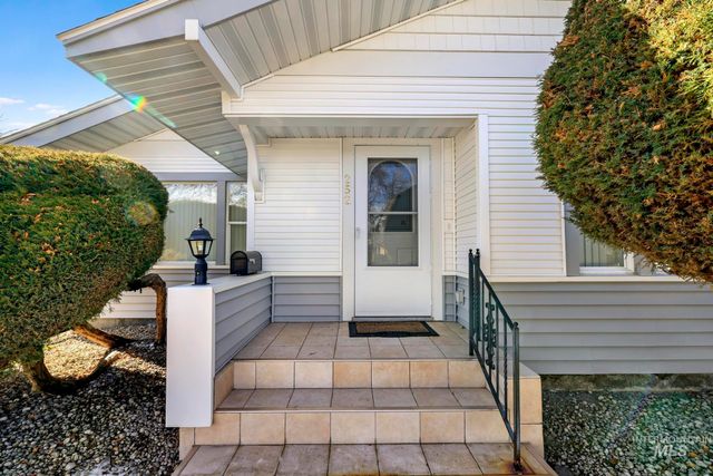 252 6th Ave E, Twin Falls, ID 83301