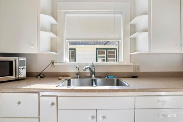 252 6th Ave E, Twin Falls, ID 83301