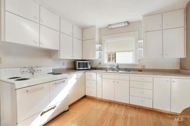 252 6th Ave E, Twin Falls, ID 83301