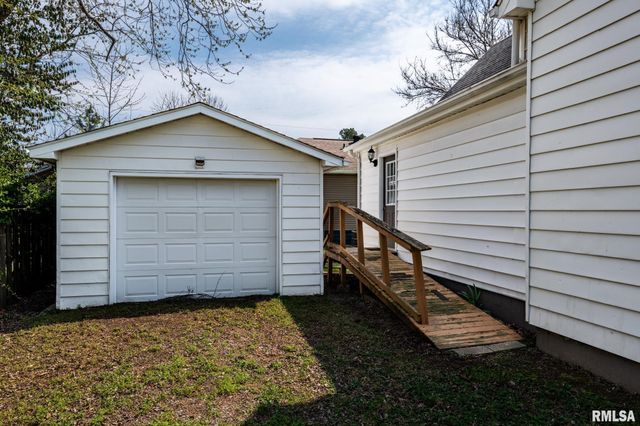 1003 N MONROE Street, Marion, IL 62959