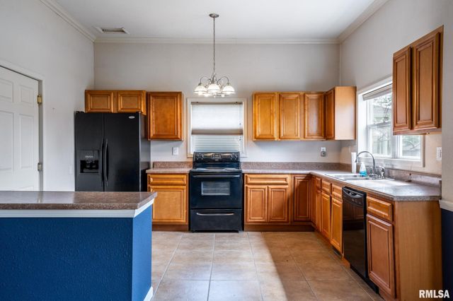 1003 N MONROE Street, Marion, IL 62959