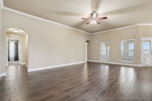 9285 E 133rd Street S, Bixby, OK 74008