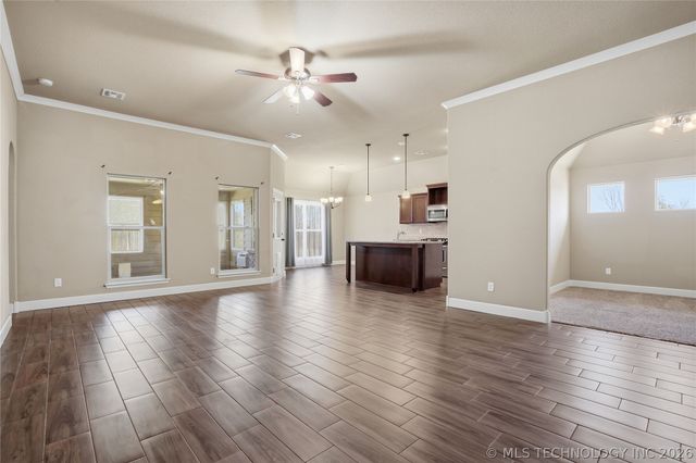 9285 E 133rd Street S, Bixby, OK 74008