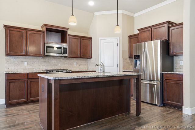 9285 E 133rd Street S, Bixby, OK 74008