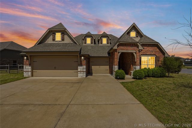 9285 E 133rd Street S, Bixby, OK 74008