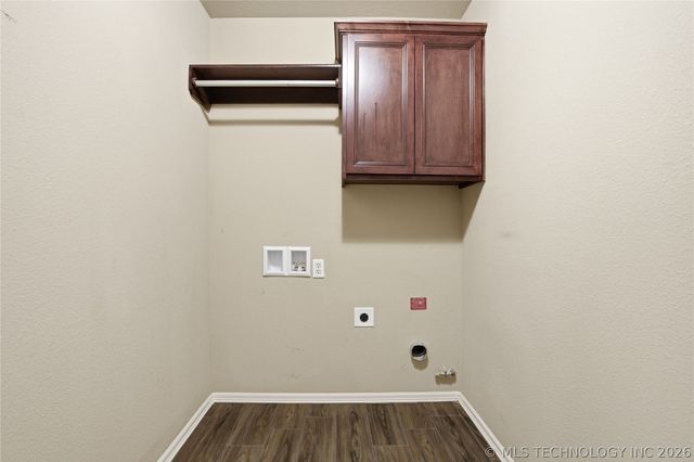 9285 E 133rd Street S, Bixby, OK 74008